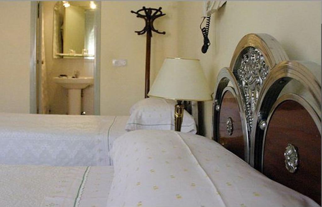 Hostal Delfina Madrid Ruang foto